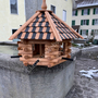 Grosses Vogelhaus Holz zum Aufhängen, teak-palisander, Höhe 52cm, Ø65cm 2