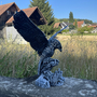 Adler Dekofigur für den Garten, betonfarben, 52 cm hoch 3