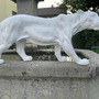 Deko Pumafigur in Weiss, Jungtier, mit Autolack, 35 cm hoch