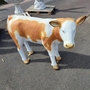 Gartenfigur Kalb Figur lebensgross Simmentaler Fleckvieh 121 cm lang