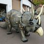 XXL Deko Dinosaurierfigur Triceratops, 4 Meter lang