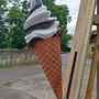 Werbefigur Glace, Softeis Vanille-Schoko, ein Blickfang mit Wirkung