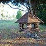 Vogelfutterstation Holz zum Aufhängen, nussbaumfarben, Höhe 52cm, Ø65cm 2