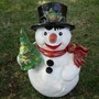 Weihnachtsdeko Schneemannfigur mit Weihnachtsbaum