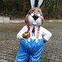 Grosser Deko Hase aus GFK, stehend, bekleidet, Pfeifenraucher, 136cm 2