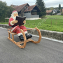 Weihnachtsdeko Draussen - Weihnachtsmann mit Schlitten und Buch lebensgross