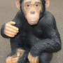 Deko Affe Gartenfigur kleiner Schimpanse, sitzend 2