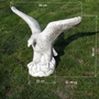 Adlerfiguren aus Stein, auf Sockel, 69 cm hoch 2