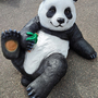 Pandabär Gartendekofigur liegend, 71 cm lang