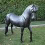 Gartenskulptur Pferd lebensgross schwarzes Fohlen 144cm hoch 1
